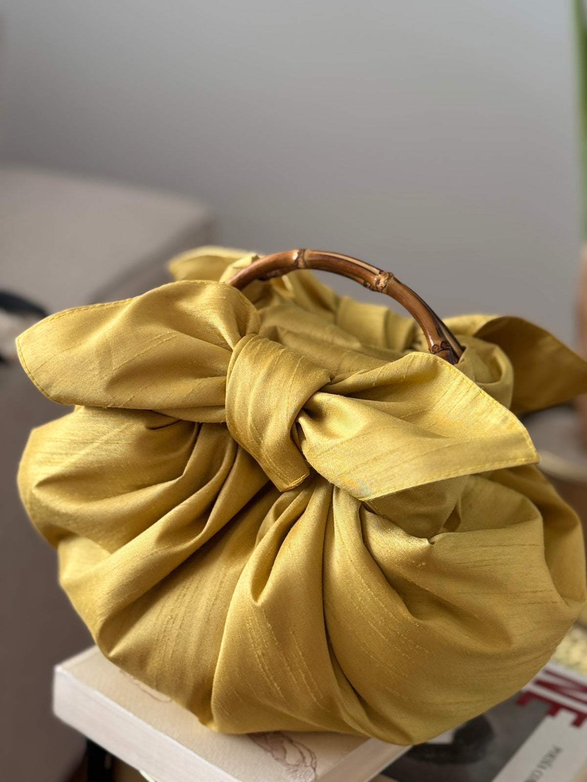 Bolso Nudo Japonés Mostaza
